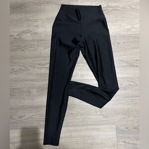 ALO Yoga Black High-Waisted Leggings 28 inch length worn once, perfect condition